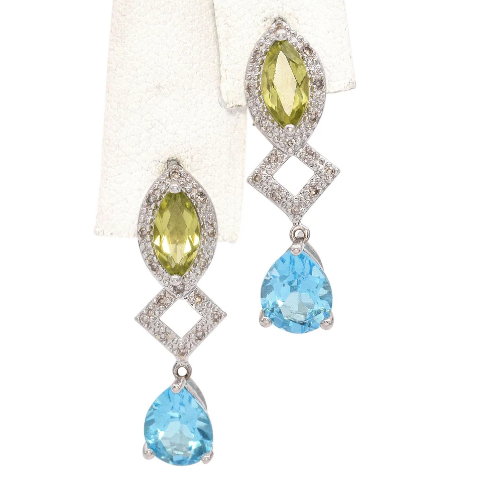 Brincos pendentes de ouro branco 14K com topázio, peridoto e diamante de destaque 2,39 TCW - Imagem 3 de 4