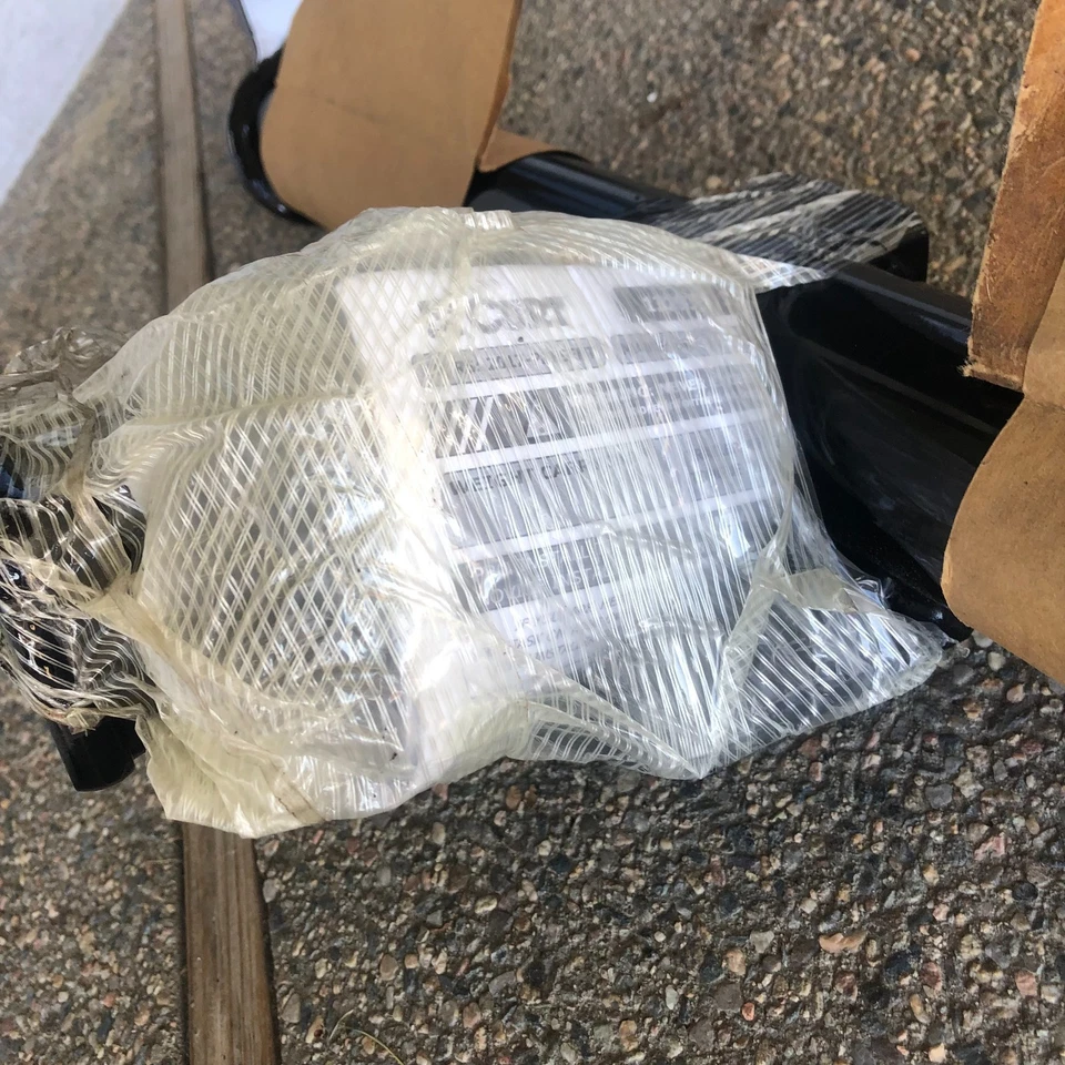 Engate de reboque Curt 13293 classe III 2 pol. Receptor compatível com 17-23 GMC Acadia - Imagem 4 de 4