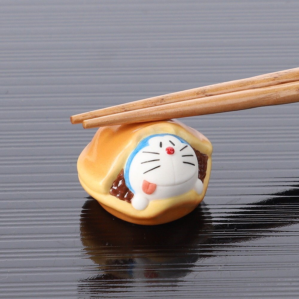 Doraemon Manpuku Dining Series Palillo Descanso Dorayaki Face Japón Original