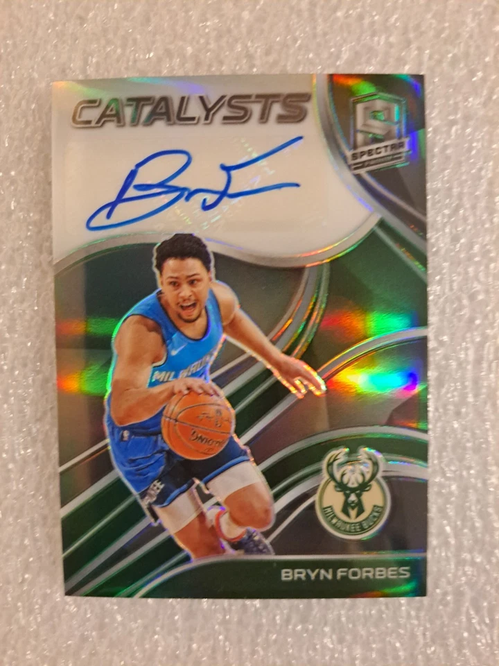 BRYN FORBES MILWAUKEE BUCKS AUTOGRAPHED #25/49 2020-21 PANINI CATALYSTS SPECTRA - Image 2 of 4