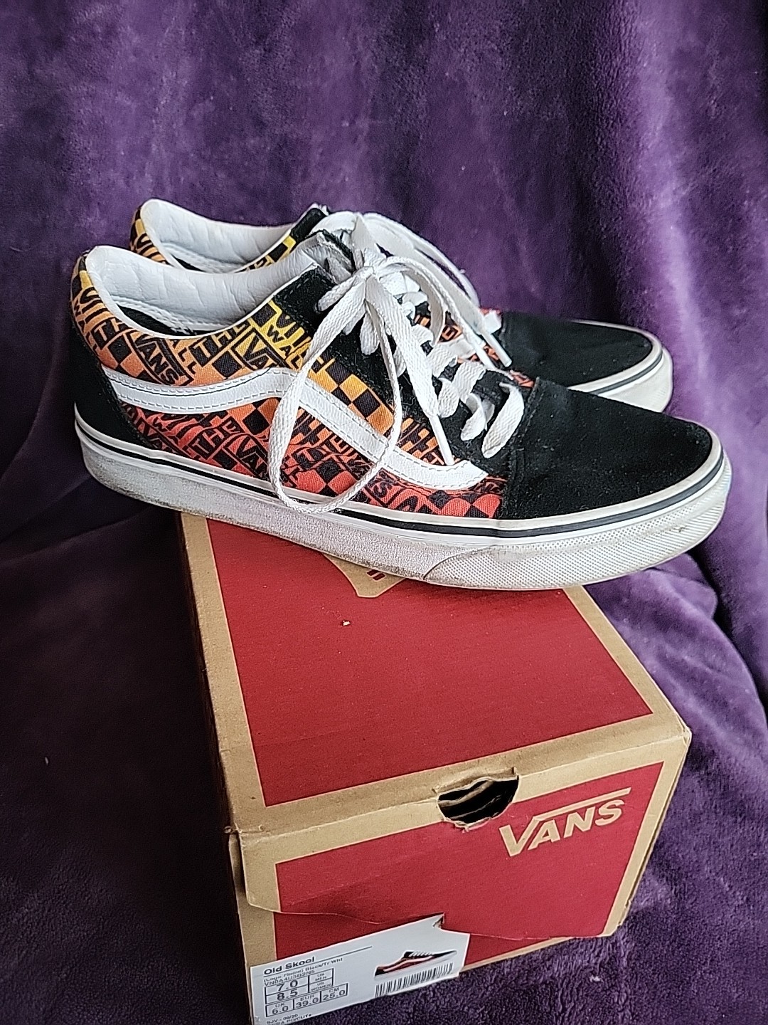 VANS Old Skool Men’s Size 7/Women's Size 8.5 Sneakers thumbnail 3