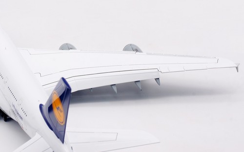 SQ Wings 1:200 Lufthansa AIRBUS A380 Diecast Aircraft Model D-AIMA Flaps Down - Picture 12 of 16