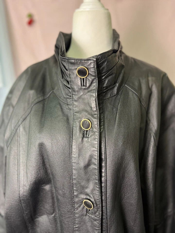 gabardina larga vintage de cuero negro largo botón delantero años 80 90 talla m Foto 3 de 4