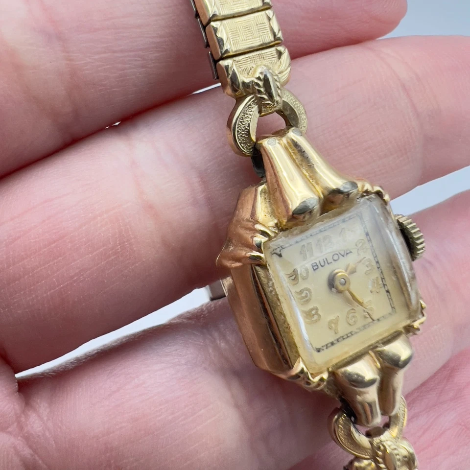 Reloj Bulova Vintage Lleno de Oro 10k Analógico Correa Ajustable Foto 4 de 4
