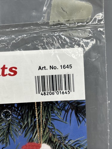 NeedleMagic 12 Plastic Ornament Pre-cut Shapes CHRISTMAS Kit NEW - Picture 4 of 8