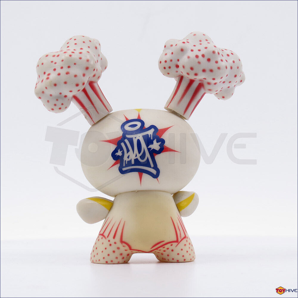 日本未発売 DEADLY DOLL SKELE ROBOT TEE WHITE Kidrobot Dunny 2010 series Boom by Sket One 3-inch vinyl