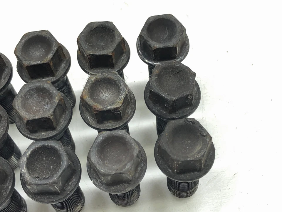 BMW X6 2008-2014 Juego de 15 tuercas de perno de rueda OEM. Foto 4 de 4