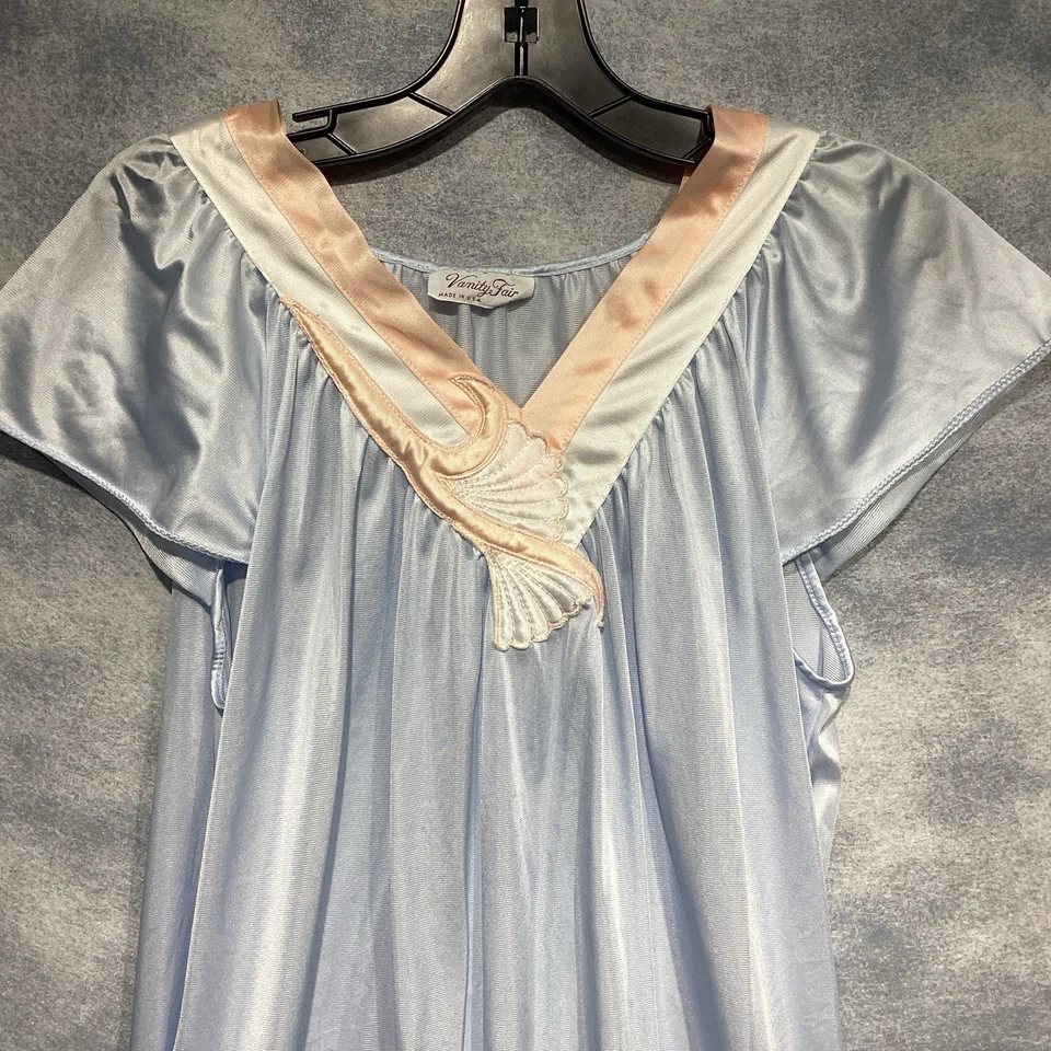 Vintage Vanity Fair Blue Nightie Gown Made in USA 100% Nylon Size Medium 46"Bust - Image 2 of 4