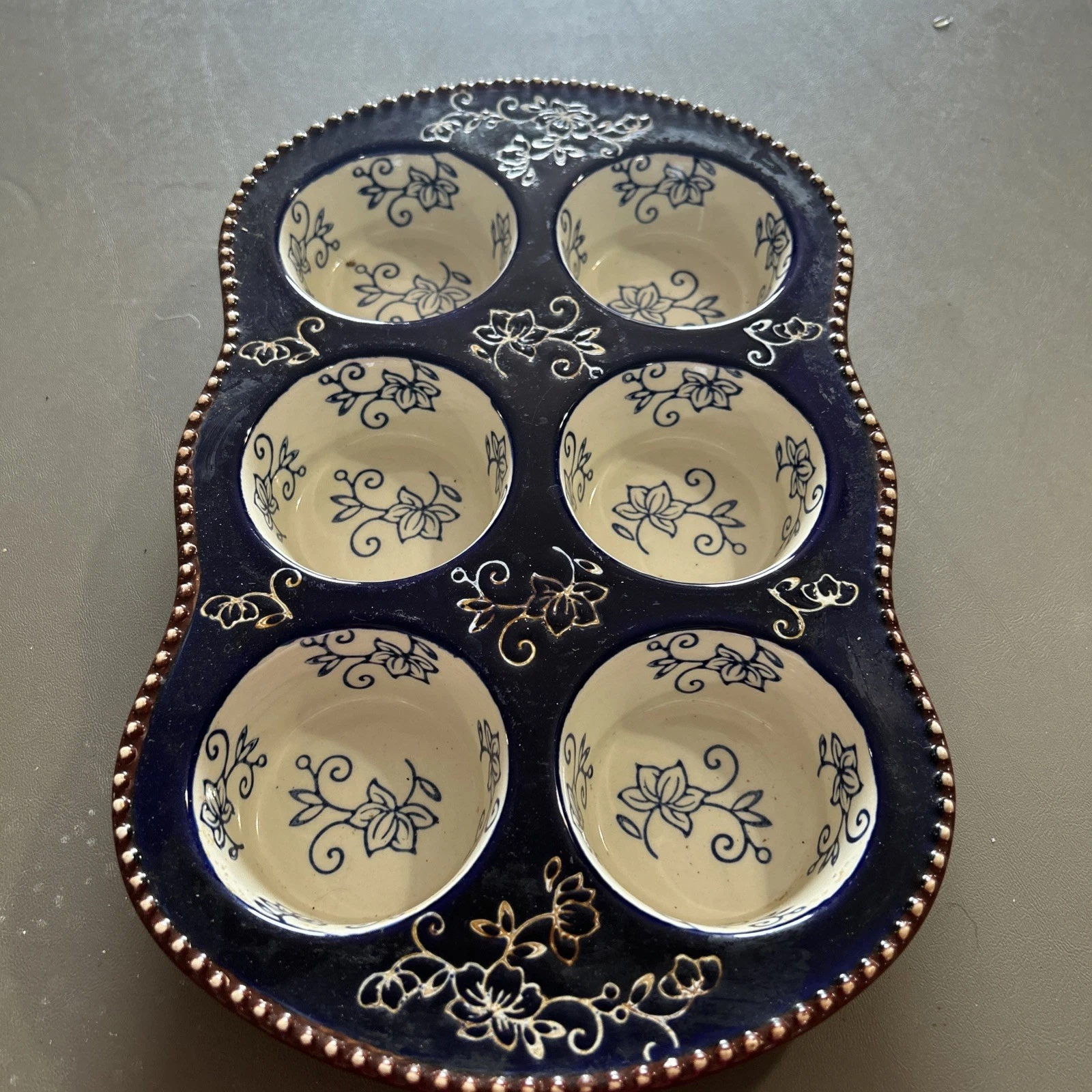 Temptations by Tara Floral Black 6-Hole Cupcake Muffin Pan