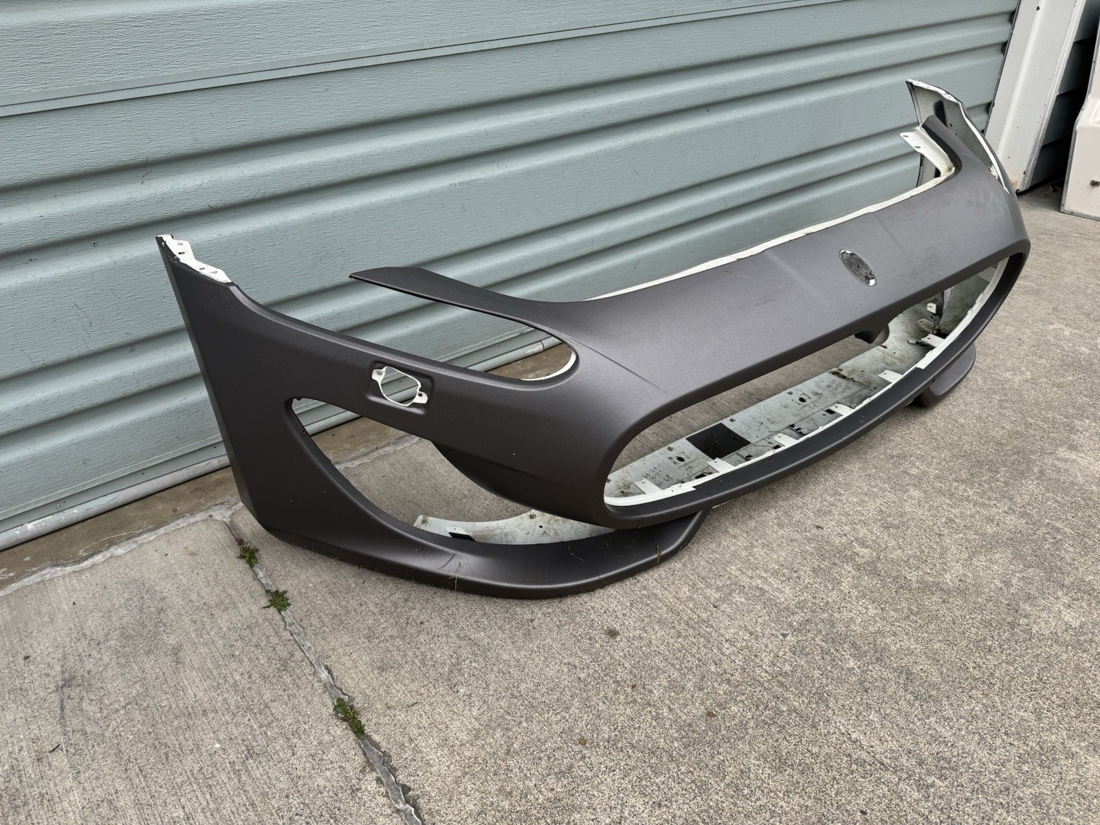 2013 2014 2015 2016 2017 Maserati Granturismo MC Front bumper cover OEM 84814300