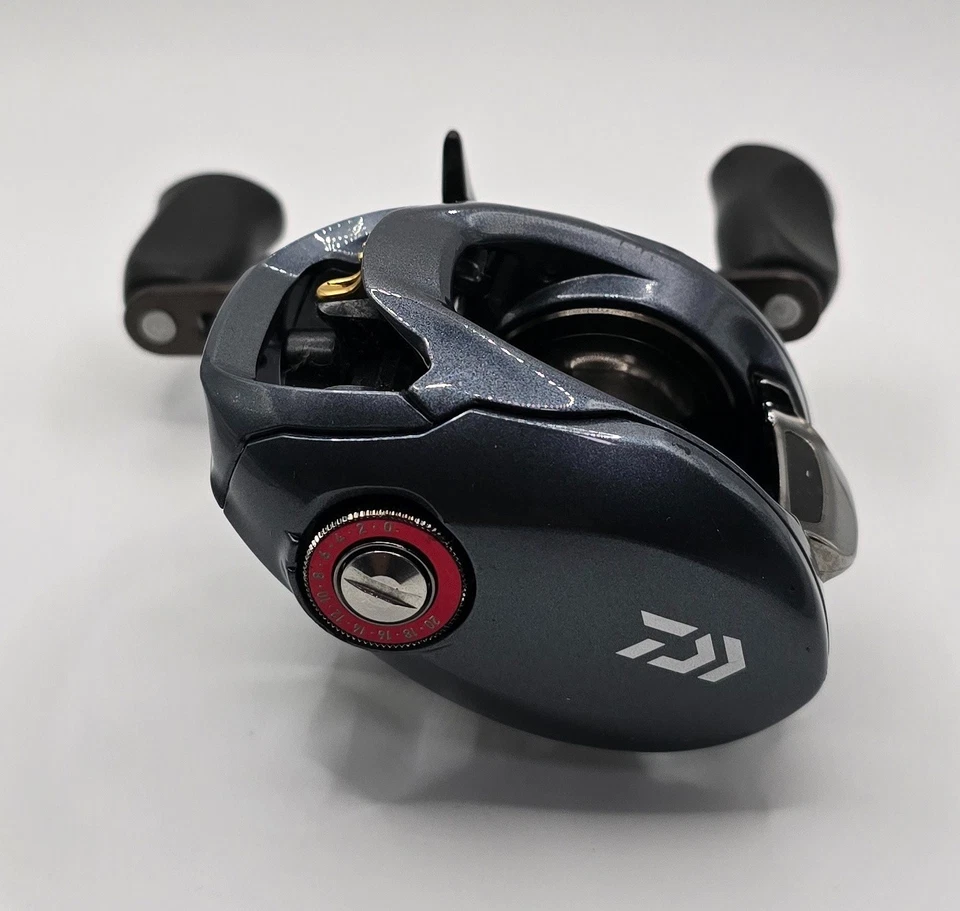 Daiwa 16 Zillion SV TW 1016 SV-SH Baitcast Reel Right Hand from Japan - Image 3 of 4