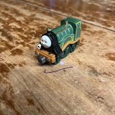 Thomas Friends Take-n-Play 2010 Diecast Magnetic Emily Train Engine