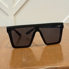 QUAY Hindsight Oversized Unisex Black Sunglasses Matte Black Bar