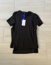 NWT Kit & Ace Tailored Standard Fit Reverse Order Tee size M