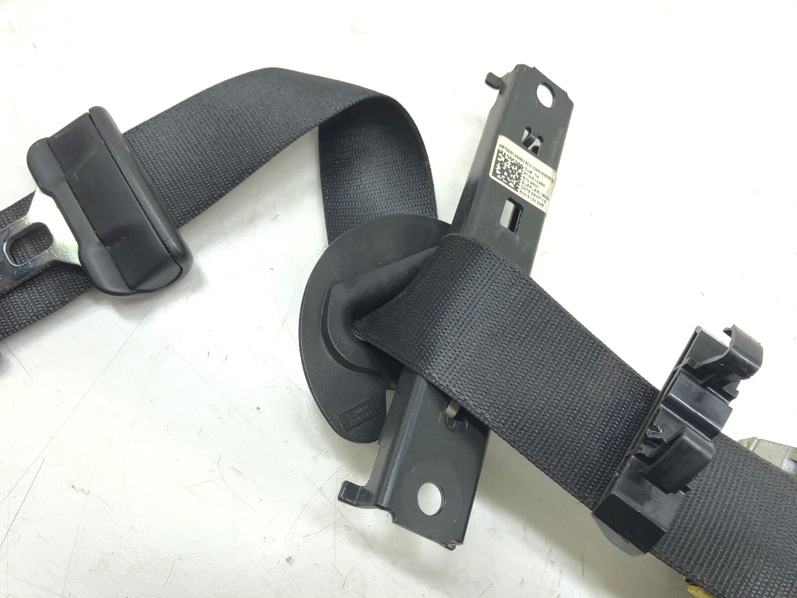 2014-2017 MASERATI GHIBLI RIGHT PASSENGER FRONT SEATBELT RETRACTOR OEM.