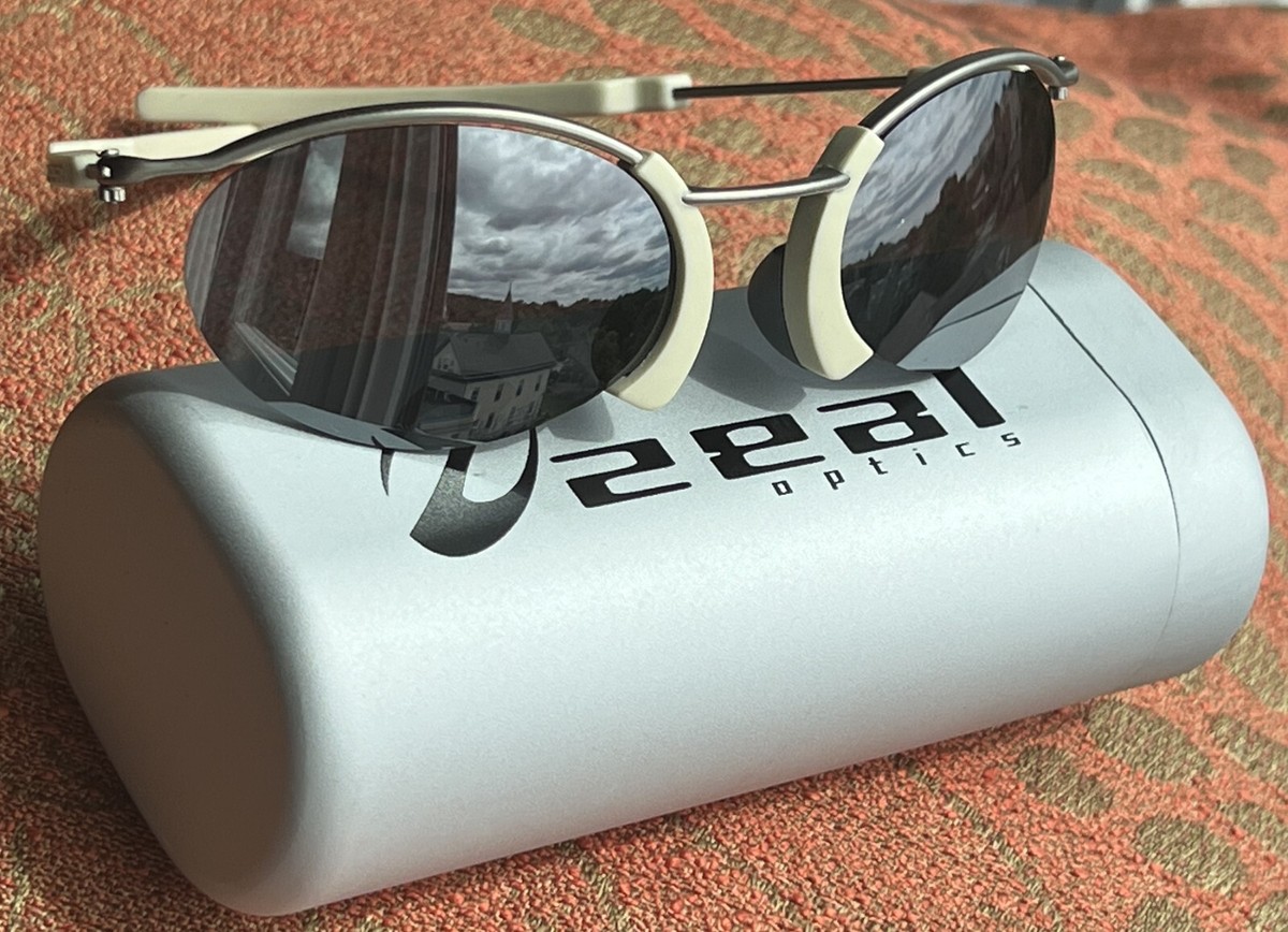 New- Zeal Optics - Moez - Rimless Grey Aluminum & White Frame