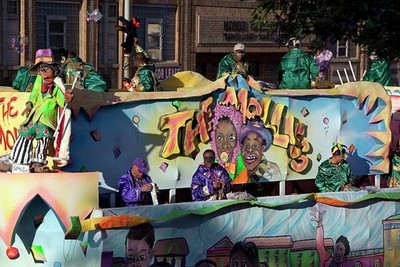 Photo:Mobile Alabama Mardi Gras 2010 Parade Float Costumed Revelers