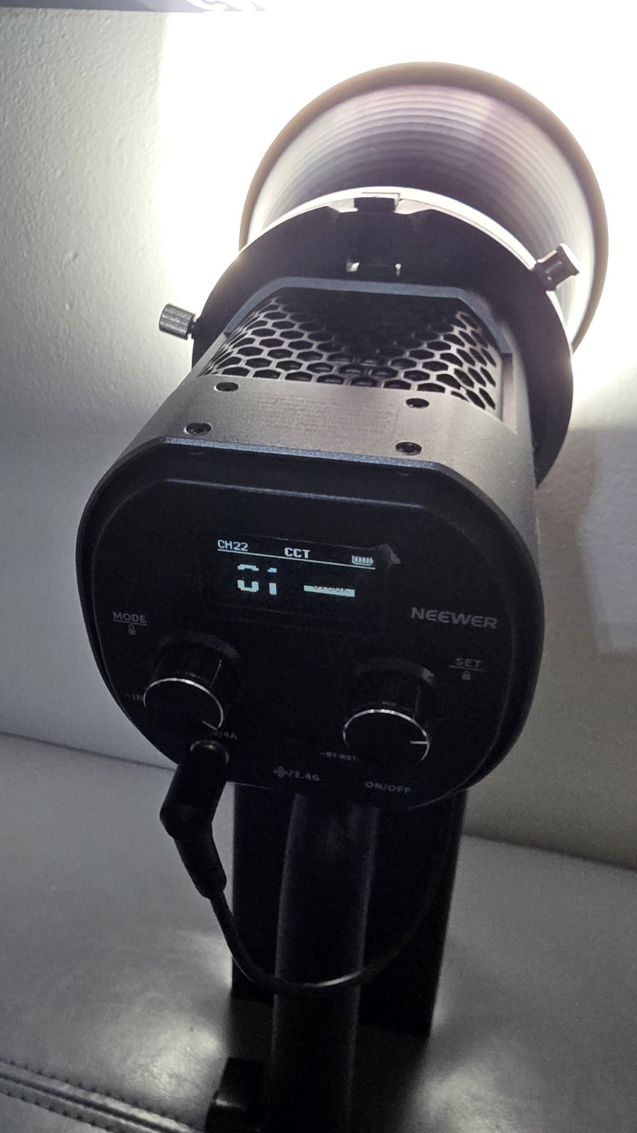 NEEWER MS60B 65W LED Light w/App, Bowens Mount, 2700K-6500K, Silver