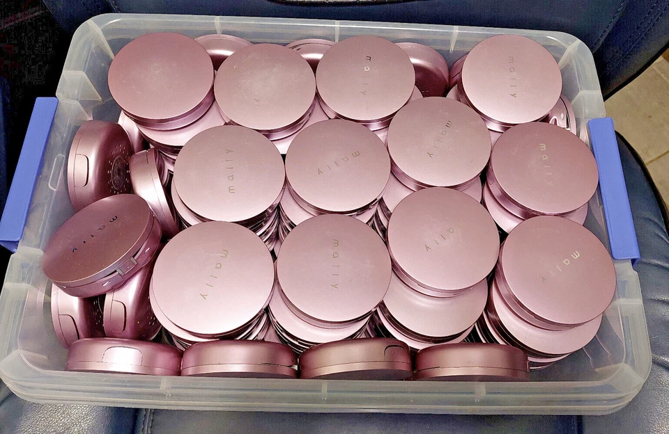 MALLY Poreless Perfection Foundation FAIR NWOB ***BUY 2 GET 1 FREE*** - Image 3 of 4