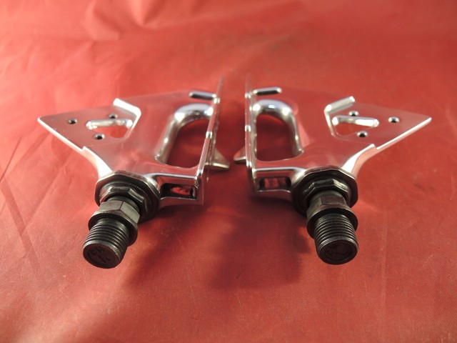 Pédales semi-automatiques SPD pour vélo VTT Shimano PD-M324 argent