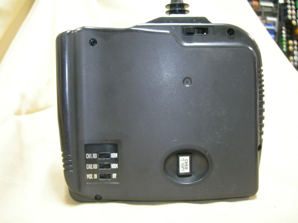 Hitec Focus 3 SS FM Wireless RC airplane Controller 3 Channel - Image 3 of 4