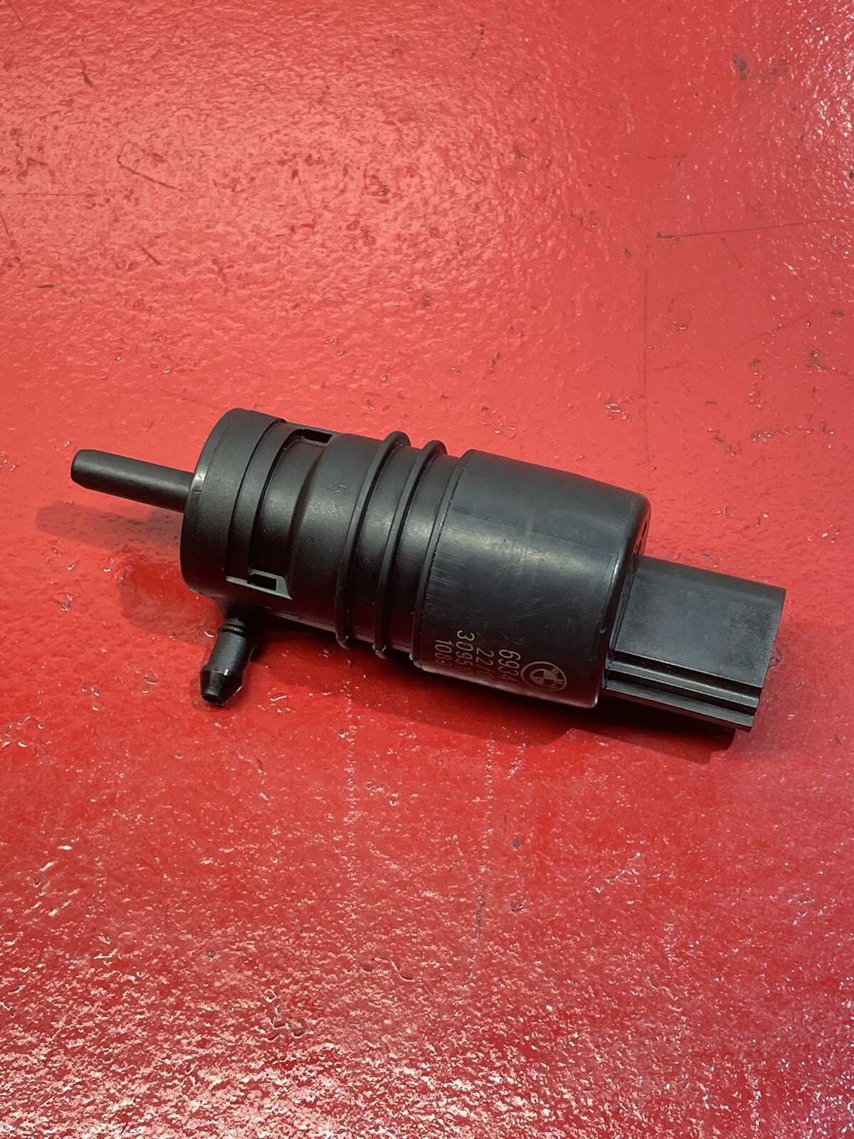1119 BMW F10 F07 F06 F12 F13 F01 F02 F25 WINDSHIELD WASHER PUMP