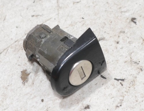 VW Polo 9N Bj 2002 Schliess Zylinder OHNE Schlüssel Tür vo RECHTS #116615-F498