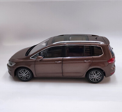 1/18 VW トゥーラン s-l400.jpg