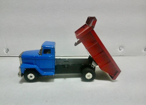 Vintage Japan Tin Friction Dump Truck. No box.