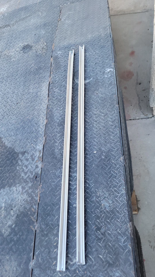 1971 Lincoln Continental Mark III RH LH Door Moldings. (3) - Image 2 of 4