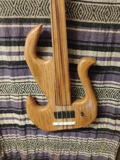 Right-hand Fretless Bass 4 String  Oak  Famtasy  Wishbass  34"  Scale Soapbar PU