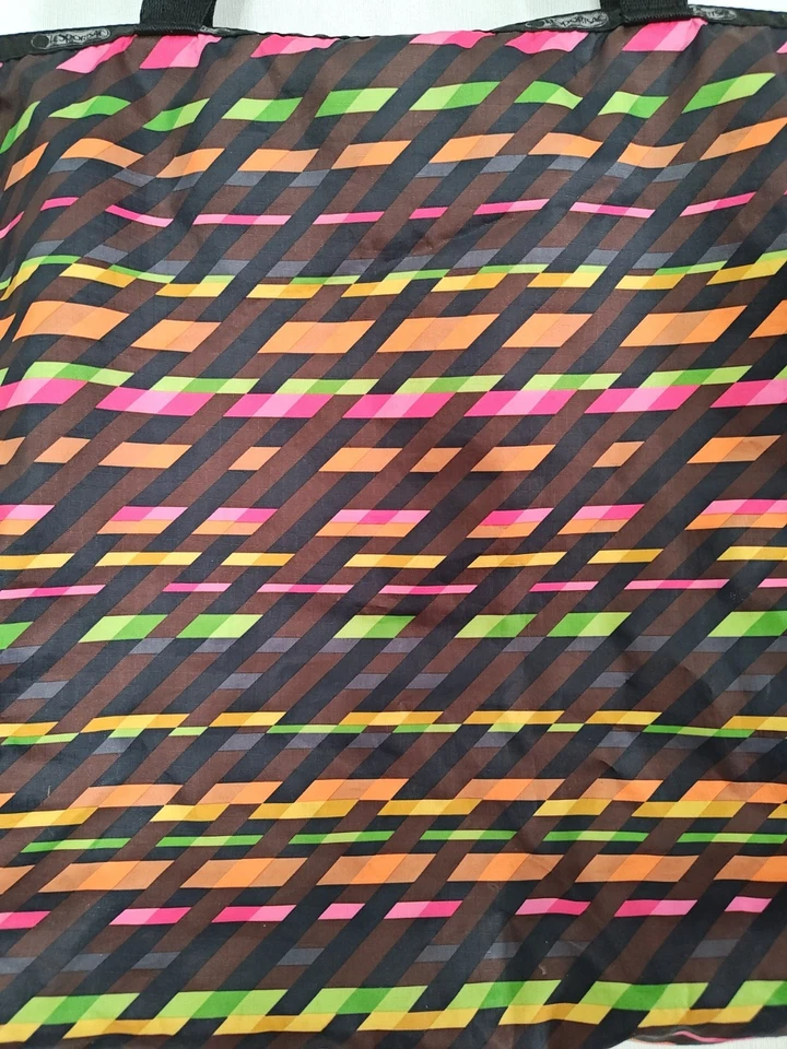 Cartera LeSportsac Clásica Hobo Arco Iris Bolso Geométrico Bolso de Viaje Costa Rica Foto 2 de 4