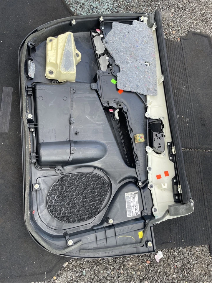 Panel interior negro de la puerta del lado del pasajero delantero Toyota Camry 2012-2014 Foto 3 de 3