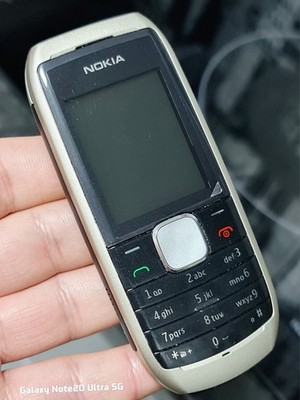 Nokia 1800 (RM-653) entsperrt Handy einwandfreier Zustand mit Ladegerät
