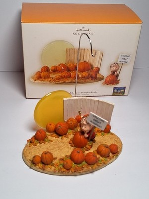 Hallmark Linus and the Great Pumpkin Patch Halloween Keepsake Ornament 2006 