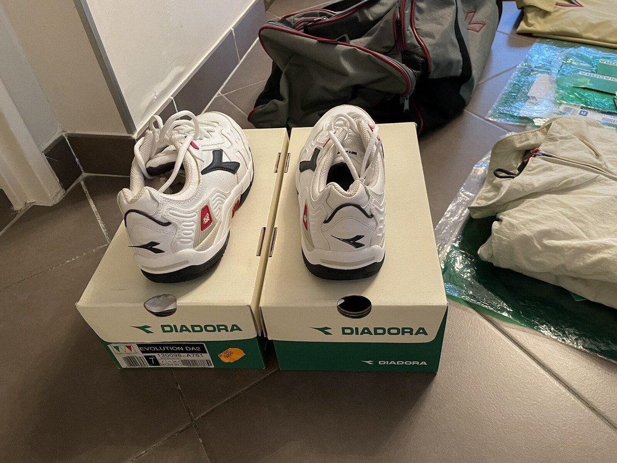 Graphics Designing Diadora Gustavo Kuerten Collection Complète