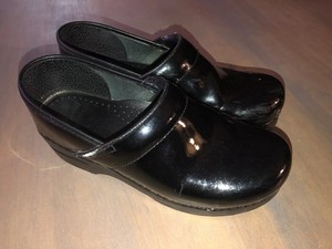 black patent leather dansko clogs sale