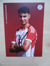 Aleksandar Pavlovic "Bayern Munich" autograph signed 10x15 cm postcard 2023/24
