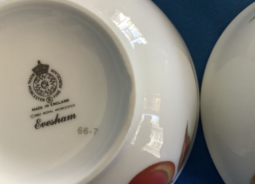 Royal Worcester Evesham Gold ~ Rice/Noodle Bowl ~ 5.25" x 4. - Picture 8 of 9