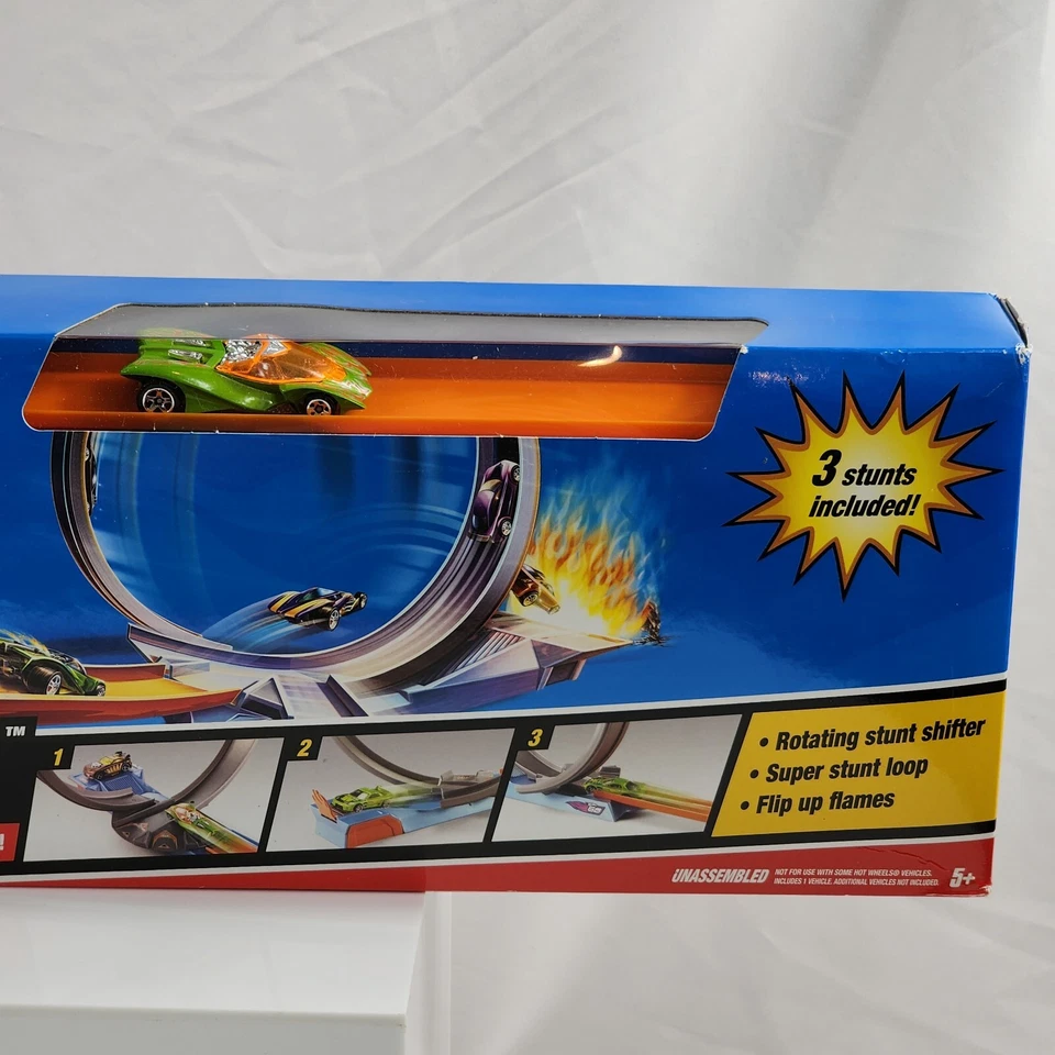2006 Hot Wheels 3 Stunts Three Trick Track Set with Swoopy Do Car Rare Sealed - Image 3 of 4