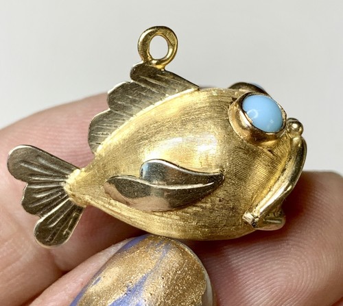 18k Gold Fish Pendant, with Persian 