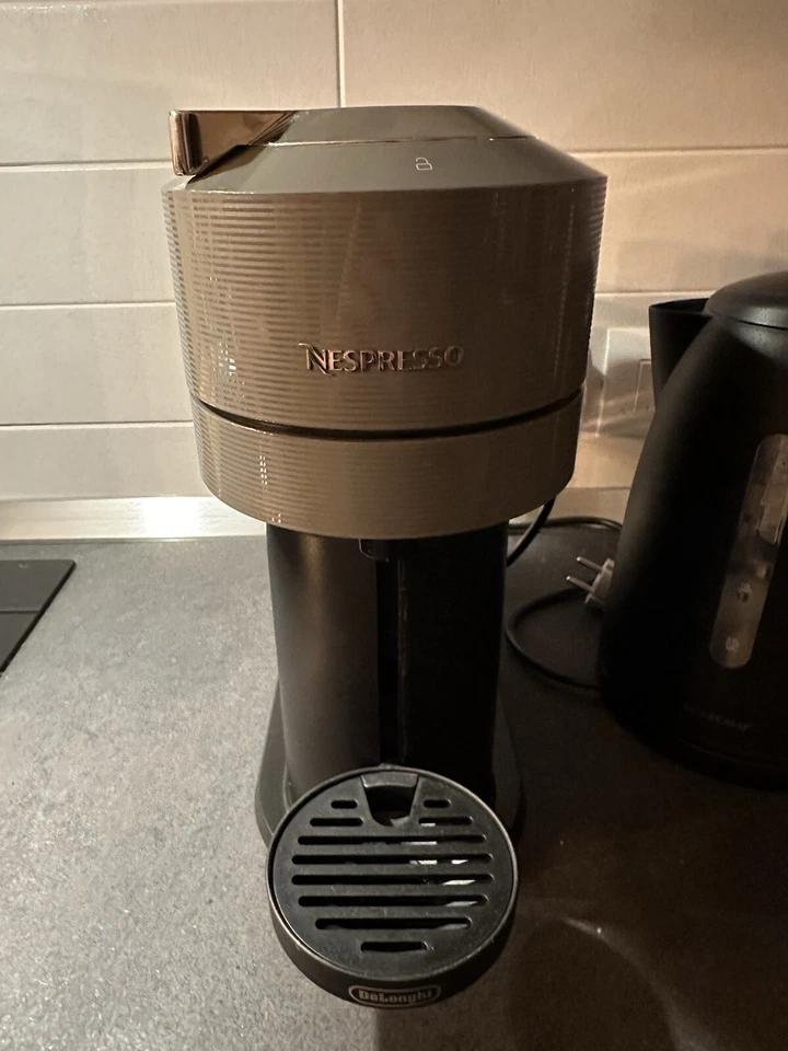 DeLonghi Nespresso Vertuo Next, foto 3 di 5