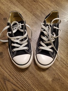 black converse size 2