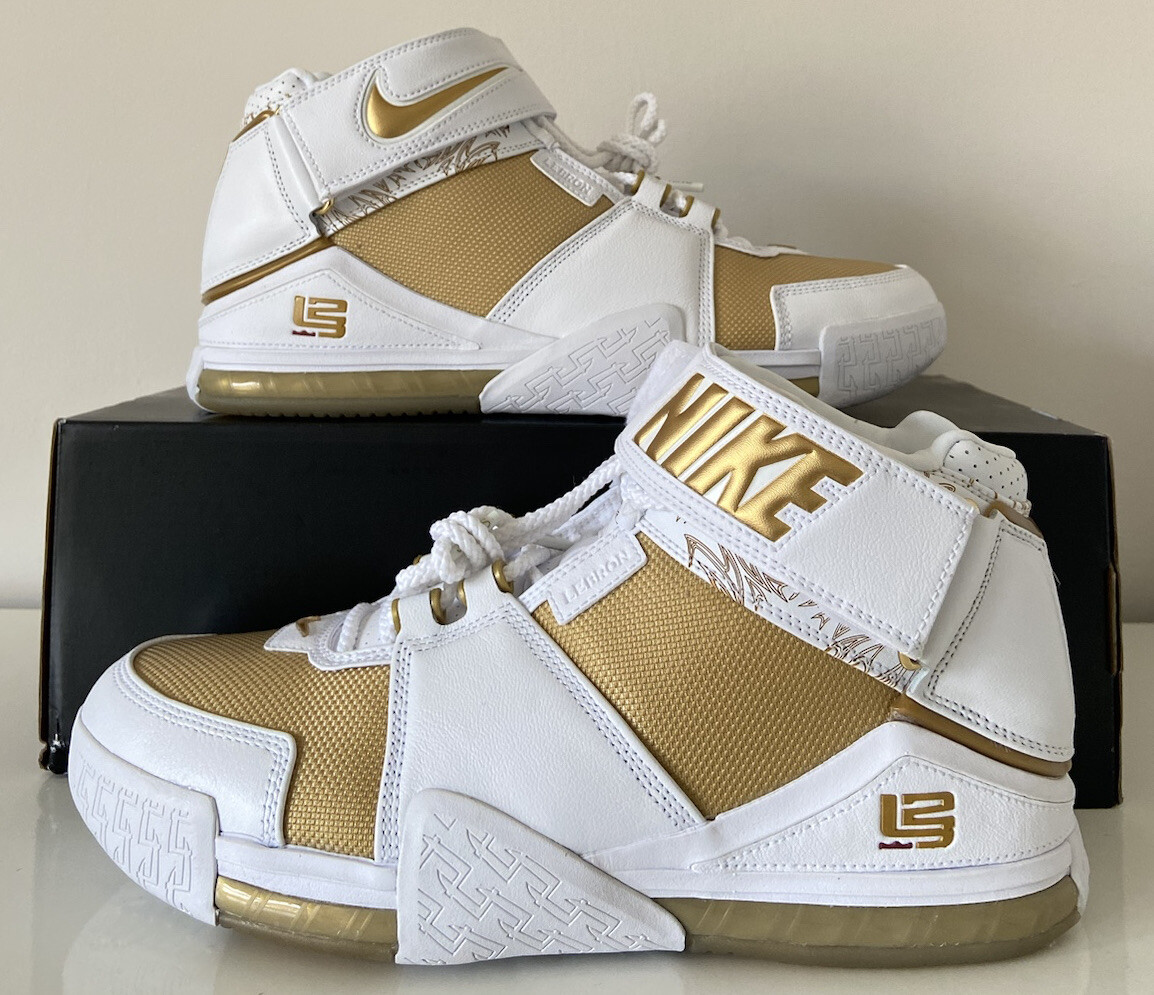 おまとめNIKE ZOOM LEBRON II 10 UK NIKE ZOOM LEBRON II WHITE/METALLIC GOLD-VARSITY CRIMSON 22FA