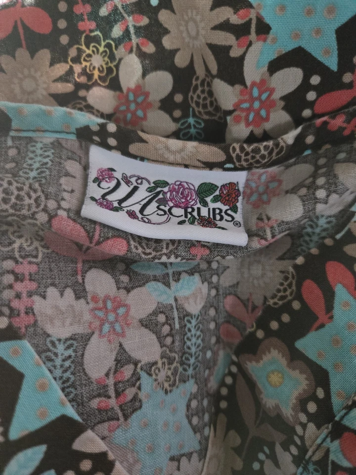 UA скрабы скраб верхний размер XS-Aqua/дыня/коричневый цветочный груди 20»/L 25» - Изображение 3 из 4