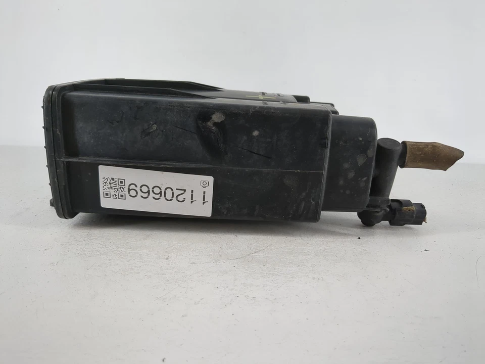 Nissan Máxima 2009 bote de carbón de vapor de combustible XHRK9 Foto 2 de 4