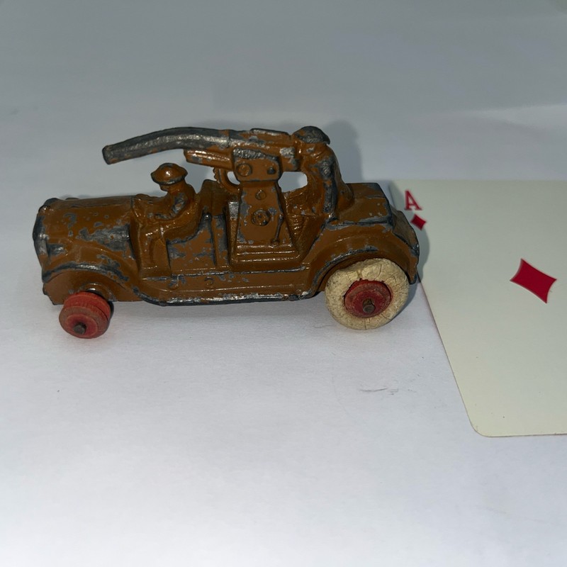 1930s Manoil Lead Mounted Gun Armored Car w/Soldiers Very Rare