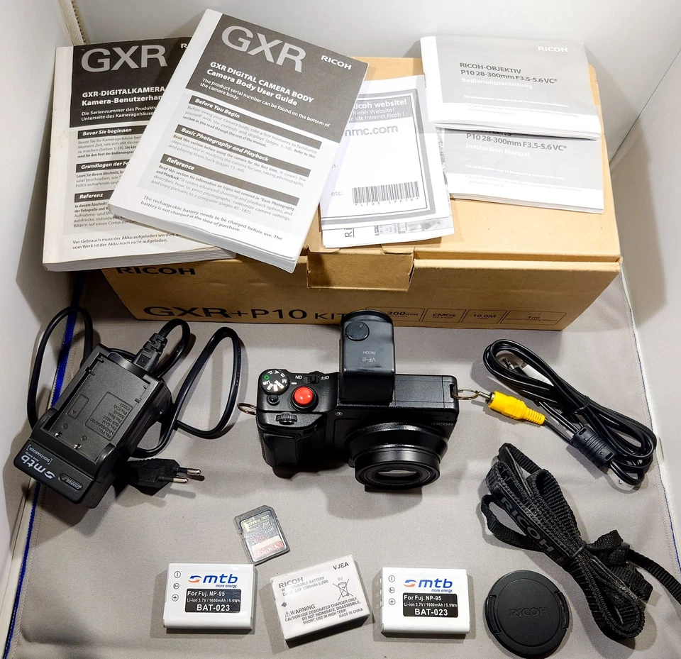 EU⭐ RICOH GXR + P10 KIT 28-300mm + 3 batteries + SD card + Manuals + Accessories - Image 2 of 4