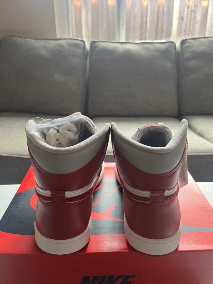 Air Jordan 1 OG High Newstalgia Chenille tamanho 10W - Imagem 4 de 4