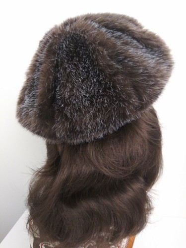 Vintage 1970 Everitt Brown Color Faux Fur Barrett EUC - Picture 4 of 11